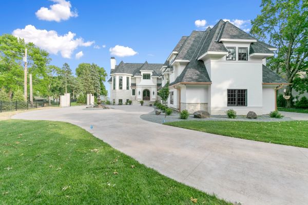 Cost of Concrete Driveway Installation in Cedar Rapids
