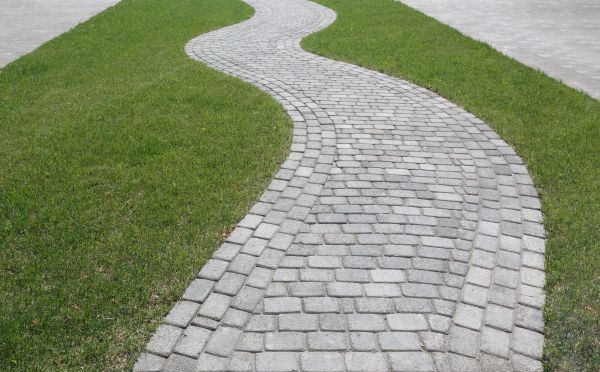 Cost of Walkway Paving in Cedar Rapids